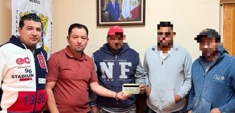 Entrega de apoyos económicos en distintos grupos del municipio