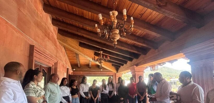 Entrega de uniformes a la Selección de Básquetbol Femenil en Áporo